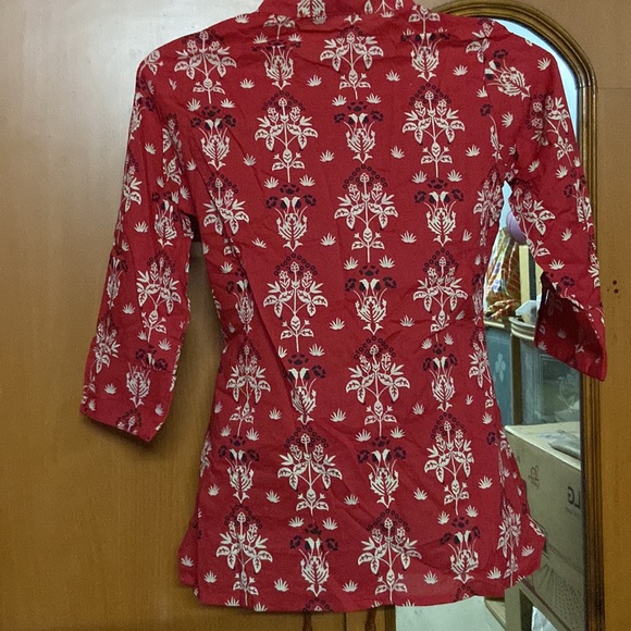 MYX modern traditional cotton top for woman. Red color. S Size - Picture 4 of 5